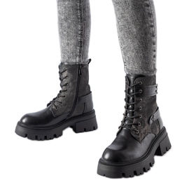 Svarta isolerade stövlar med Norwalk-skydd