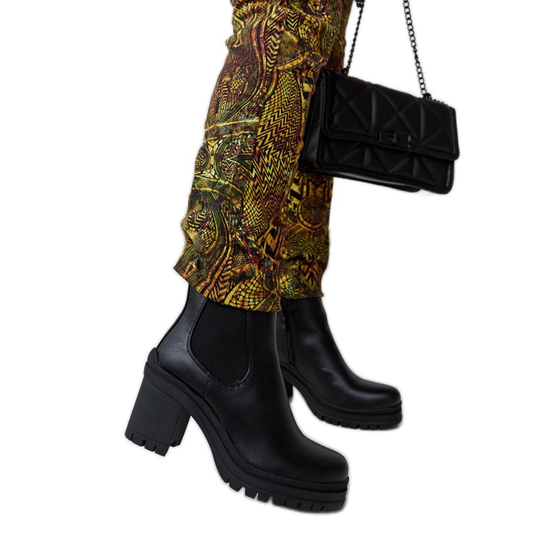 Svarta lågklackade ankelboots från Layman