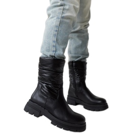 Svarta isolerade stövlar med Malvaro-quiltning