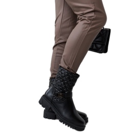 Svarta stövlar med dekorativ Brembo-quiltning