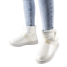 Beige blanka korta snöstövlar från Delaune