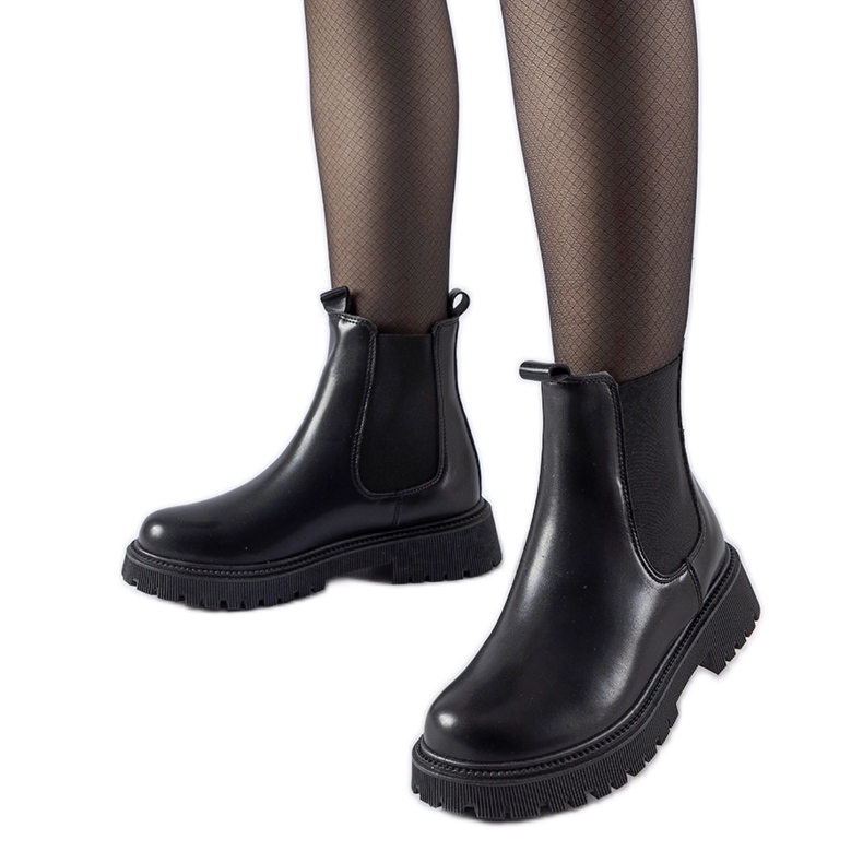 Svarta isolerade klassiska Edgar slip-on stövlar