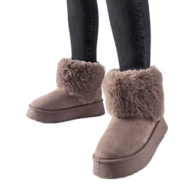 Lila snökängor dekorerade med Adelfia-päls violett