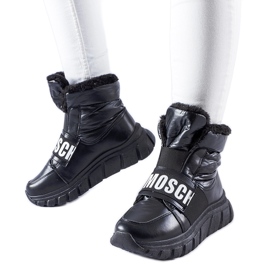 Svarta isolerade snökängor med Bend-plattformen