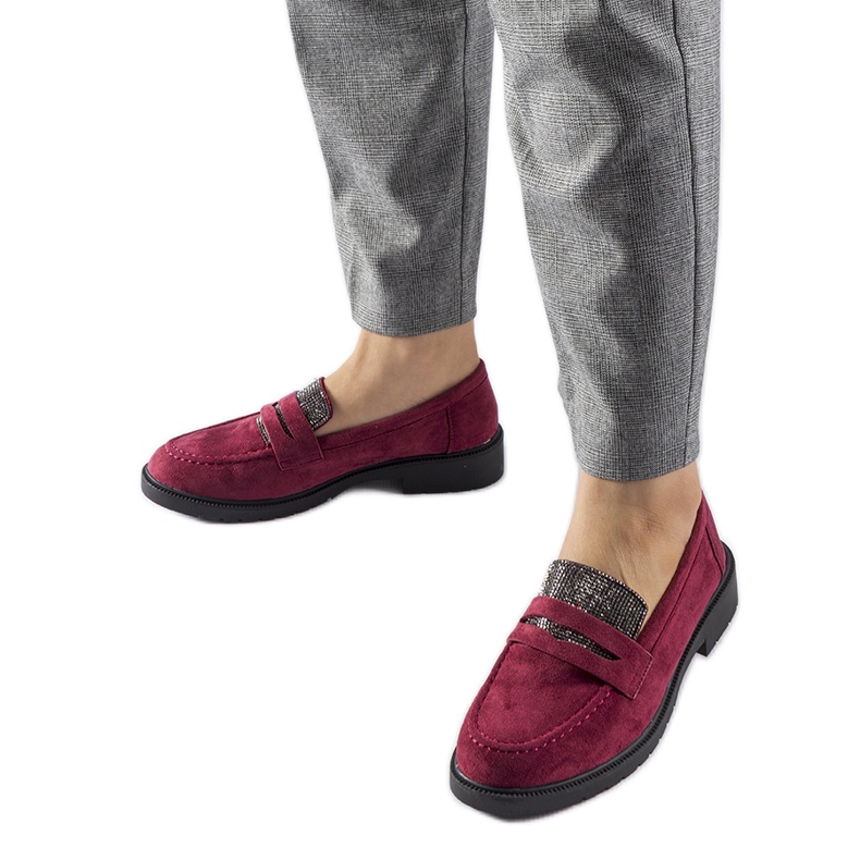Vinröda loafers med strass från Ippolito