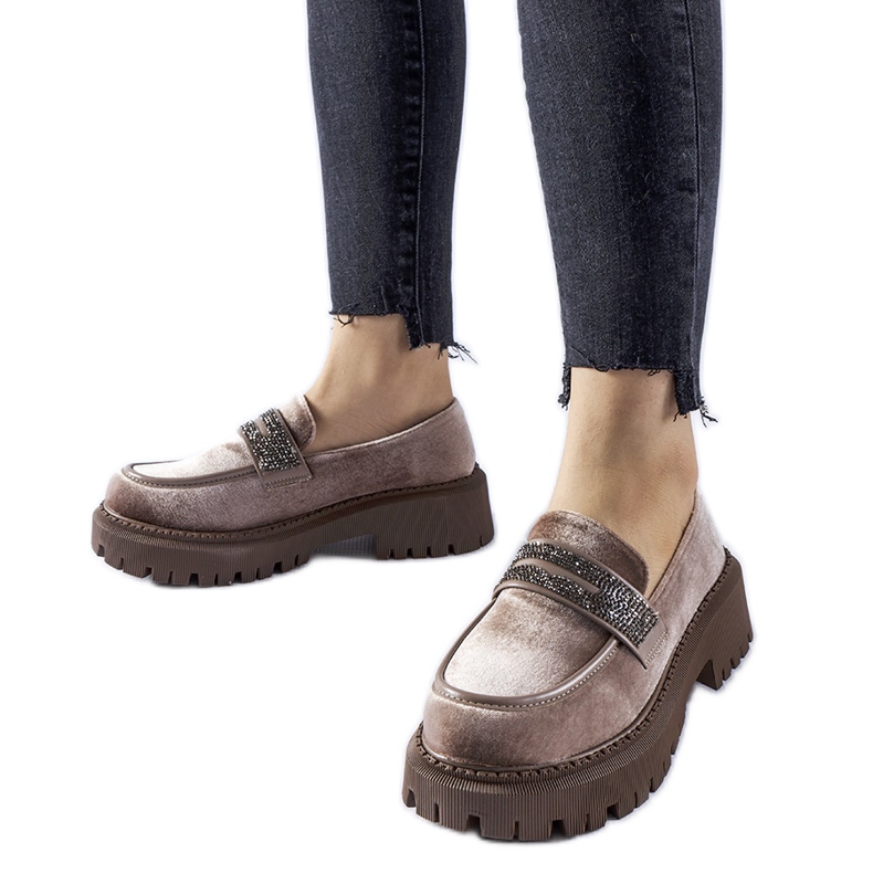 Bruna loafers dekorerade med Longuelo strass beige