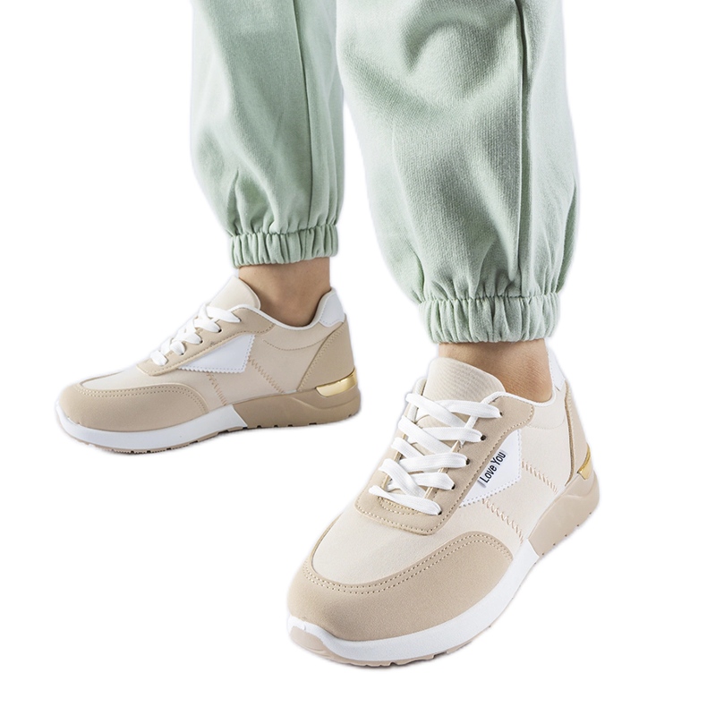 Sneakers i beige tyg från Geraldino