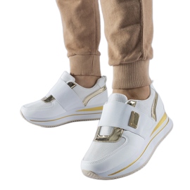 Vita slip-on sneakers med Sages-plattformen