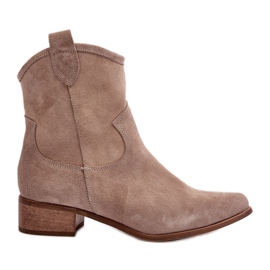 Zazoo 3329 Cappucino Cowboystövlar i mocka med låga klackar beige