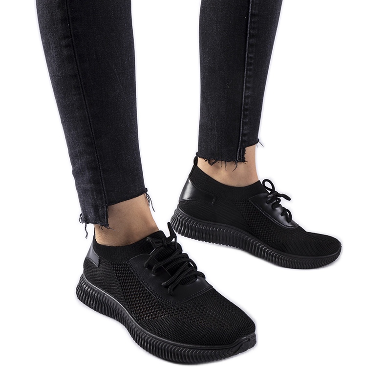 Svarta genombrutna Pierantonio sneakers