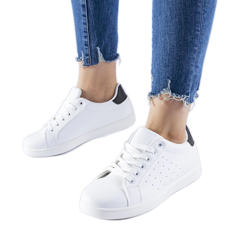 Vita och svarta Bourassa sneakers