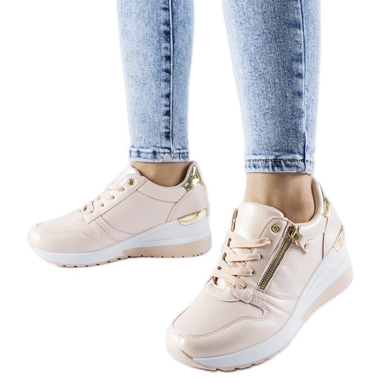 Beige sneakers dekorerade med Marietta-dragkedja