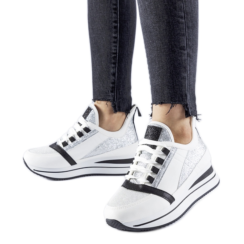 Vita glittriga sneakers på Marce-plattformen