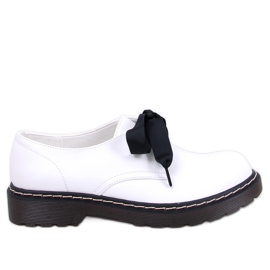 Sherone White Doc Martens mockasiner vit
