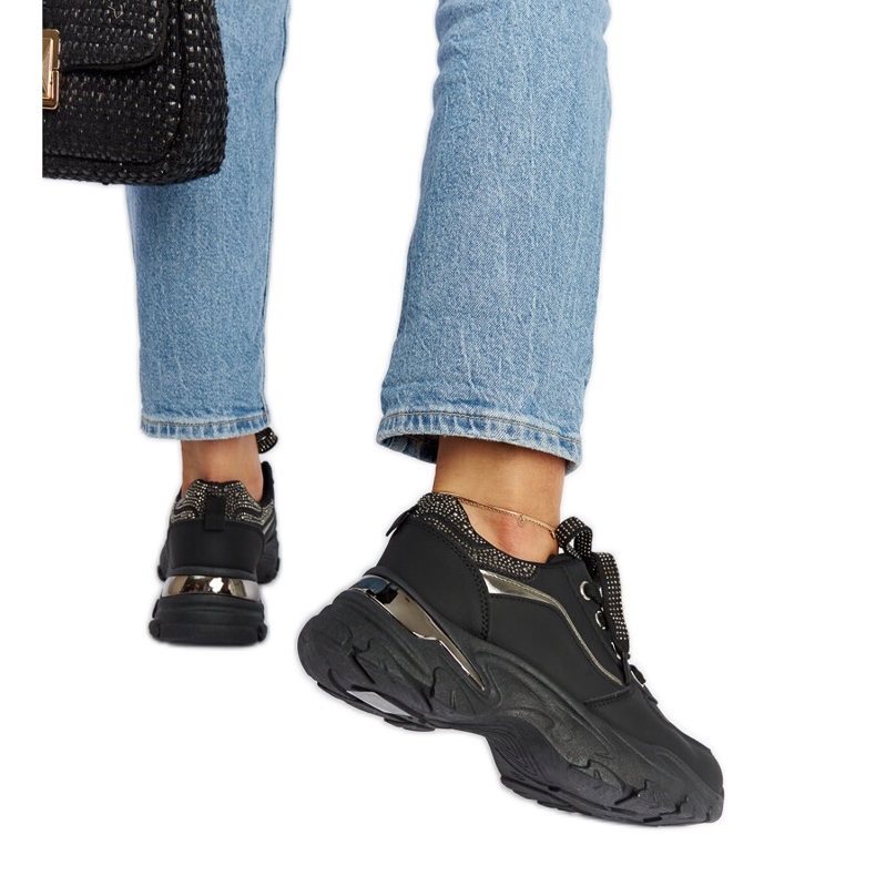 Svarta massiva sneakers med euklidiska strass