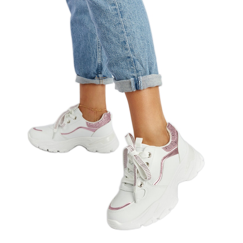 Massiva vita sneakers med euklidiska strass