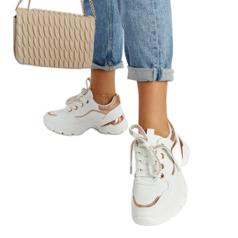 Massiva vita sneakers med euklidiska strass