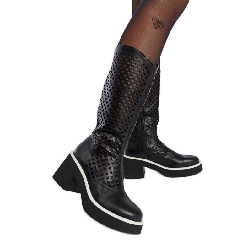 Svarta genombrutna Anahola högklackade stövlar