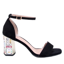 Whitneys Svarta högklackade sandaler med stenar