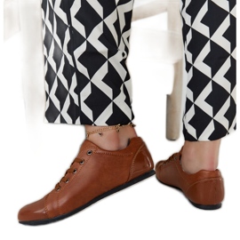 Bruna skor med patenterad tå från Parady