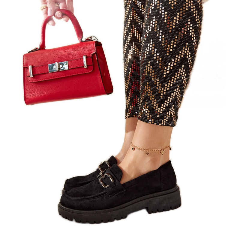 Svarta loafers i mocka med ett Springs-spänne