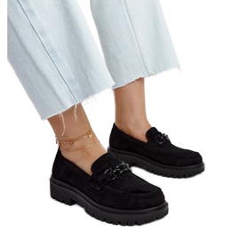 Svarta loafers i mocka med ett Lyle-spänne