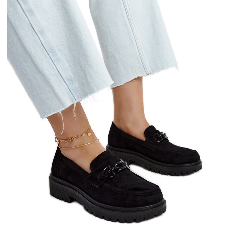 Svarta loafers i mocka med ett Lyle-spänne