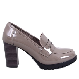 Jeffis Khaki loafers med patentklack beige