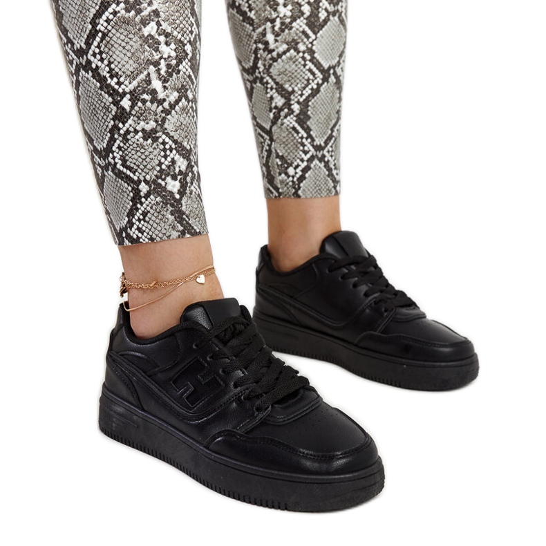 Mentha svarta platåsneakers