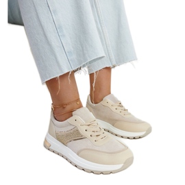Beige sneakers på Lubna-plattformen