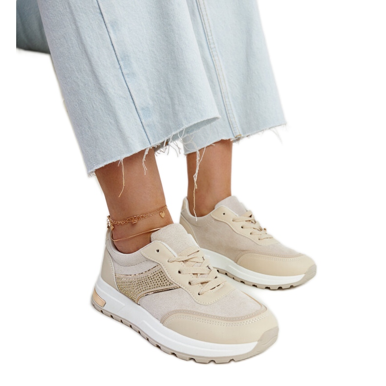 Beige sneakers på Lubna-plattformen