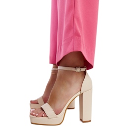 Beige högklackade sandaler från Nariman