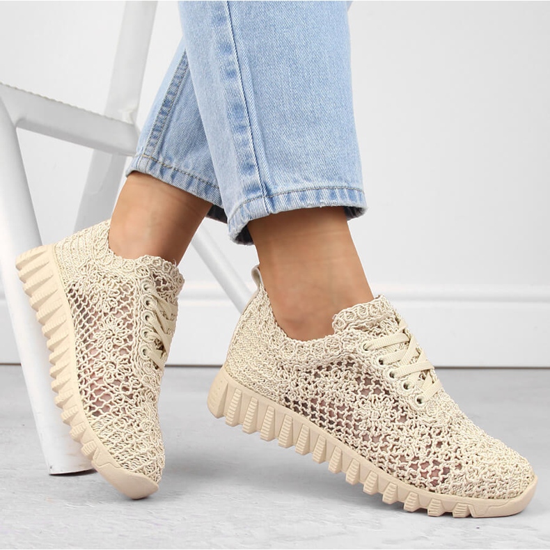 Sportskor i beige spets för kvinnor T.Sokolski 1982