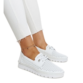 Vinceza genombrutna skor i vitt läder