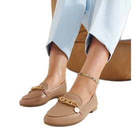 Beige loafers med en Scaletta-kedja
