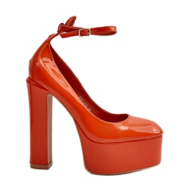 Lackläderpumpar på en massiv plattform och en klack, orange Ninames