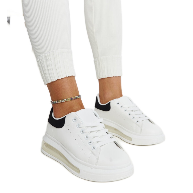 Vita sneakers med hög sula Zrina