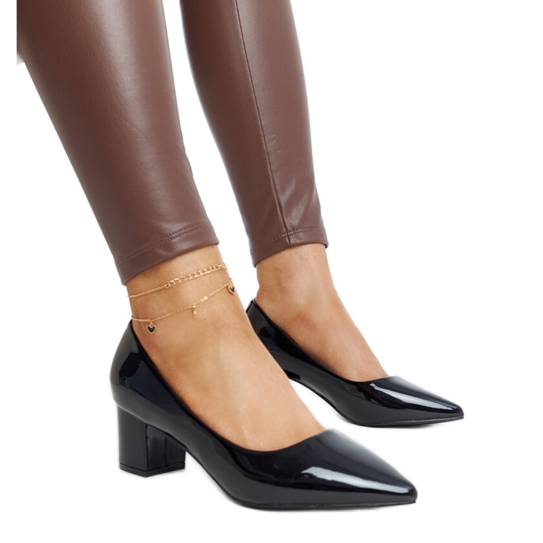 Svart patent Ognjenka högklackade pumps