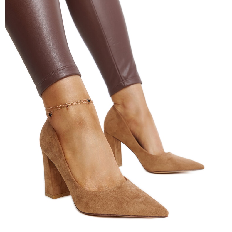 Bruna högklackade pumps från Leea
