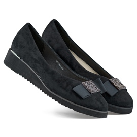 Svarta mockapumps med låg kil