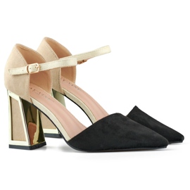 Svarta och beige öppna pumps med en elegant hög klack
