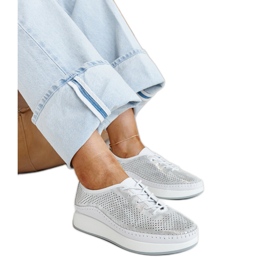 Silversneakers i läder på Amana-plattformen