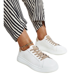 Vita och beige läderskor