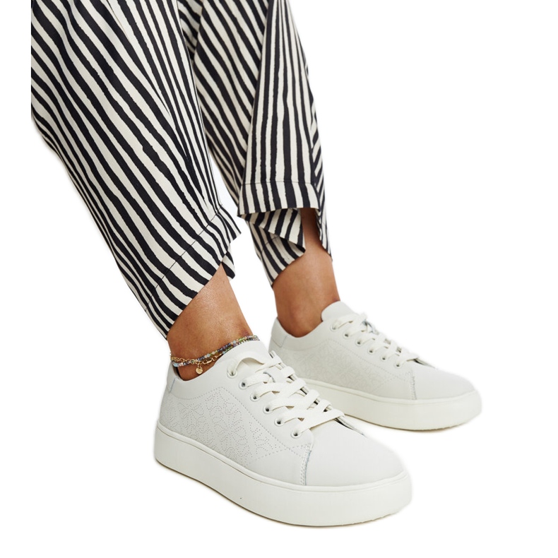 Beige läder sneakers