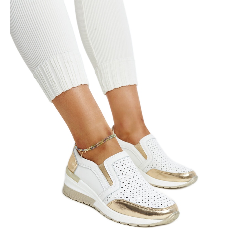 Vit och guld genombrutna Vernon wedge sneakers