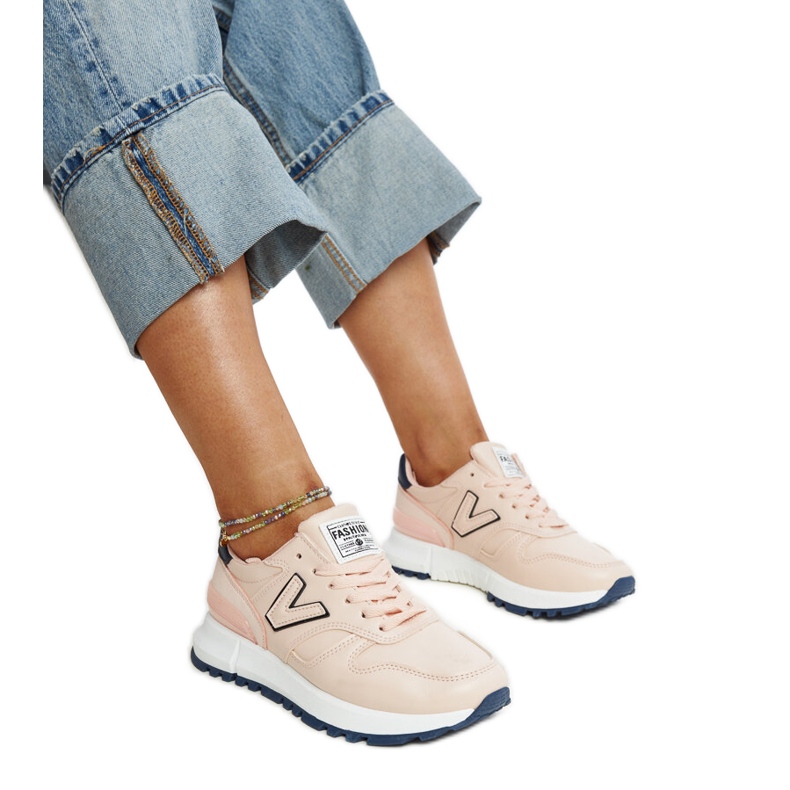 Rosa sneakers med tjockare sula från Olonio