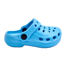 Ljusblå skum flip flops