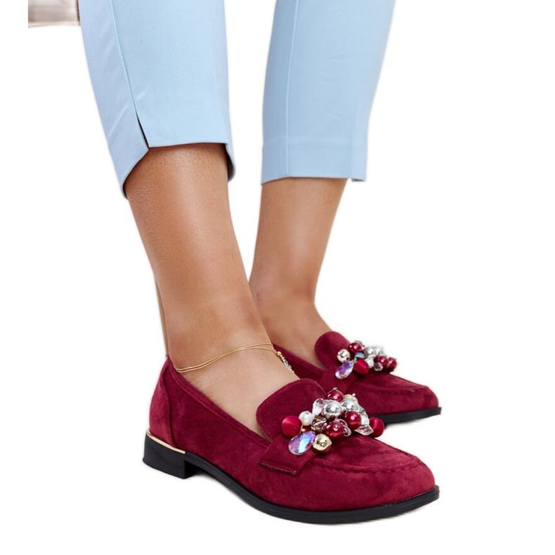 Vinröda mockasiner med Dahera-dekorationer