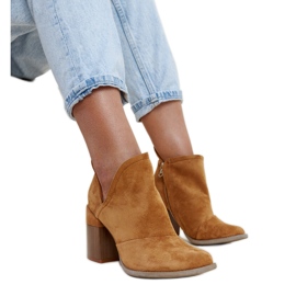 Bruna stövletter med utskuret block från Brankka