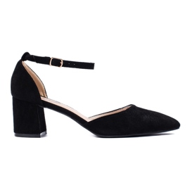 Dampumps i svart mocka